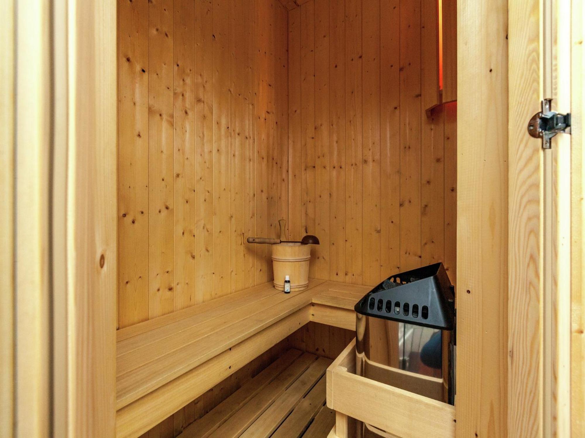Boutique Chalet In B Llingen Near Lake Wirtzfeld Exterior photo